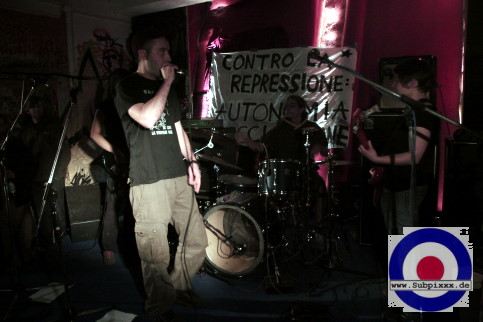 Banda Contro (D) 16 Jahre Haus - Jena 28.05.2010 (4).JPG